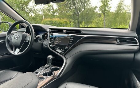 Toyota Camry, 2021 год, 3 650 000 рублей, 9 фотография