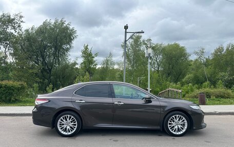 Toyota Camry, 2021 год, 3 650 000 рублей, 4 фотография