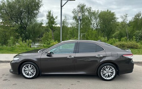 Toyota Camry, 2021 год, 3 650 000 рублей, 8 фотография