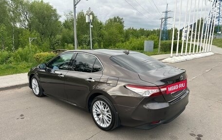 Toyota Camry, 2021 год, 3 650 000 рублей, 7 фотография