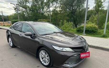 Toyota Camry, 2021 год, 3 650 000 рублей, 3 фотография