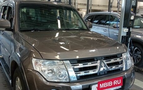 Mitsubishi Pajero IV, 2011 год, 1 510 000 рублей, 2 фотография