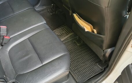 Mitsubishi Outlander III рестайлинг 3, 2013 год, 1 650 000 рублей, 10 фотография