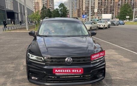 Volkswagen Tiguan II, 2018 год, 2 950 000 рублей, 4 фотография