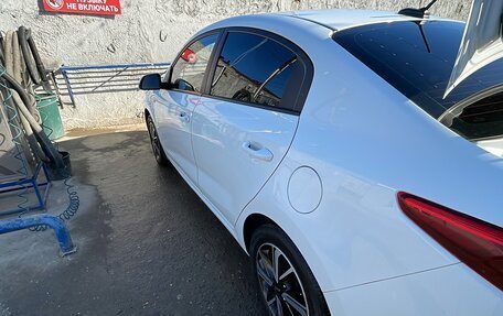 KIA Rio IV, 2018 год, 1 350 000 рублей, 4 фотография