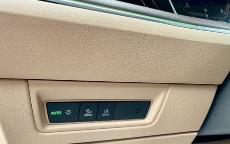 Volkswagen Touareg III, 2019 год, 6 850 000 рублей, 18 фотография