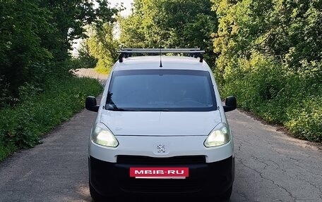 Peugeot Partner II рестайлинг 2, 2013 год, 850 000 рублей, 2 фотография