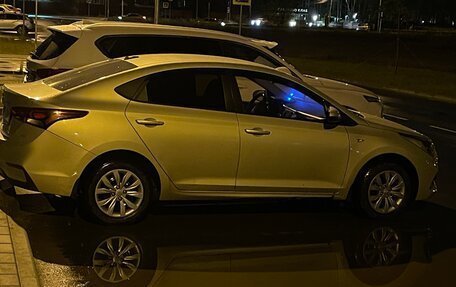 Hyundai Solaris II рестайлинг, 2018 год, 1 010 000 рублей, 3 фотография
