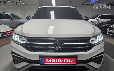 Volkswagen Tiguan II, 2024 год, 4 300 000 рублей, 1 фотография