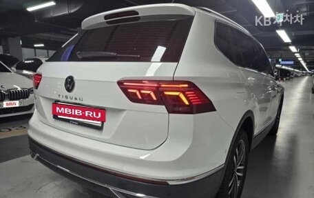 Volkswagen Tiguan II, 2024 год, 4 300 000 рублей, 5 фотография