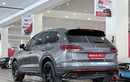 Volkswagen Touareg III, 2021 год, 5 600 000 рублей, 4 фотография