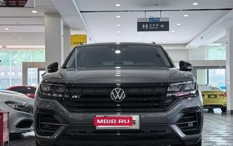 Volkswagen Touareg III, 2021 год, 5 600 000 рублей, 2 фотография
