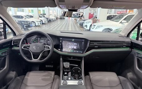 Volkswagen Touareg III, 2021 год, 5 600 000 рублей, 8 фотография
