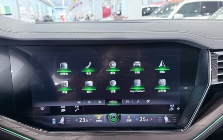 Volkswagen Touareg III, 2021 год, 5 600 000 рублей, 15 фотография
