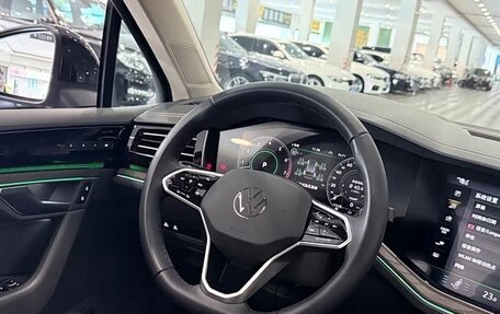 Volkswagen Touareg III, 2021 год, 5 600 000 рублей, 16 фотография