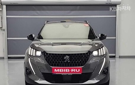 Peugeot 2008 II, 2022 год, 1 950 000 рублей, 2 фотография