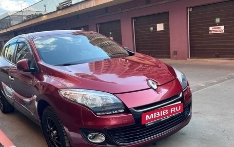 Renault Megane III, 2014 год, 990 000 рублей, 2 фотография