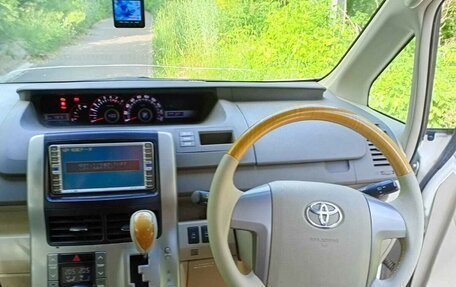 Toyota Noah III, 2009 год, 1 550 000 рублей, 6 фотография