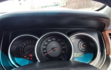 Nissan Tiida, 2004 год, 535 000 рублей, 12 фотография