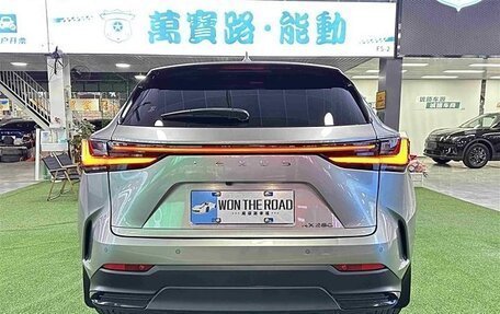Lexus NX, 2022 год, 3 000 000 рублей, 7 фотография