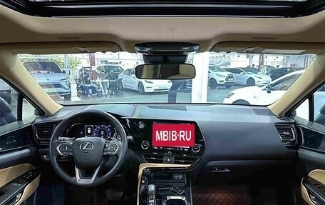 Lexus NX, 2022 год, 3 000 000 рублей, 19 фотография