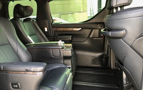 Toyota Alphard III, 2021 год, 3 134 000 рублей, 28 фотография