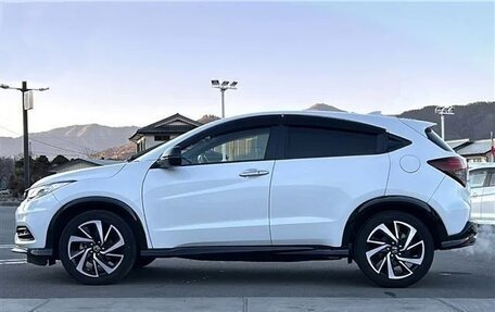 Honda Vezel, 2021 год, 1 410 000 рублей, 8 фотография
