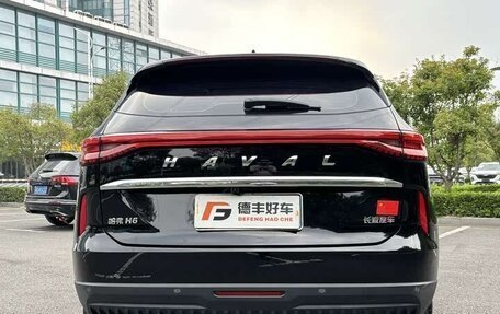 Haval H6, 2022 год, 1 800 000 рублей, 3 фотография