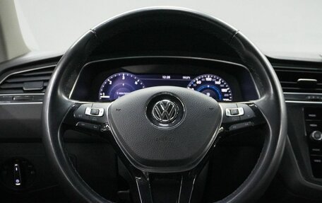 Volkswagen Tiguan II, 2018 год, 2 479 000 рублей, 15 фотография