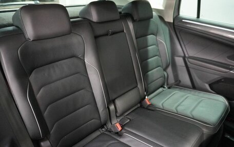 Volkswagen Tiguan II, 2018 год, 2 479 000 рублей, 13 фотография