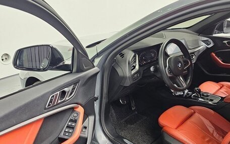 BMW 1 серия, 2022 год, 3 250 000 рублей, 6 фотография