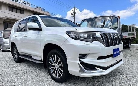 Toyota Land Cruiser Prado 150 рестайлинг 2, 2022 год, 3 670 001 рублей, 3 фотография