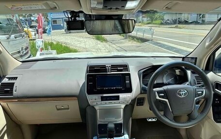 Toyota Land Cruiser Prado 150 рестайлинг 2, 2022 год, 3 670 001 рублей, 12 фотография