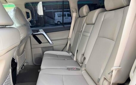 Toyota Land Cruiser Prado 150 рестайлинг 2, 2022 год, 3 670 001 рублей, 20 фотография