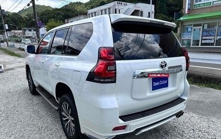 Toyota Land Cruiser Prado 150 рестайлинг 2, 2022 год, 3 670 001 рублей, 8 фотография