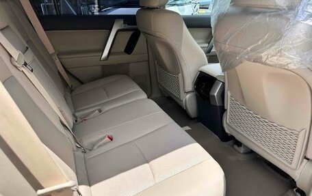 Toyota Land Cruiser Prado 150 рестайлинг 2, 2022 год, 3 670 001 рублей, 23 фотография