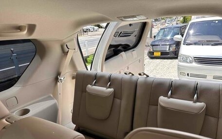 Toyota Land Cruiser Prado 150 рестайлинг 2, 2022 год, 3 670 001 рублей, 21 фотография