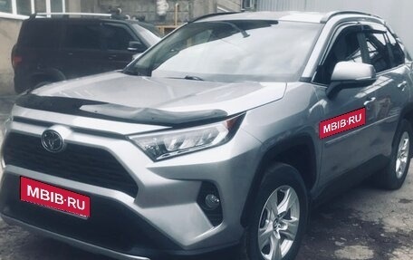Toyota RAV4, 2021 год, 3 950 000 рублей, 1 фотография