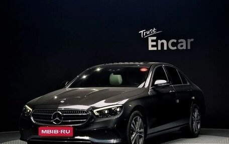Mercedes-Benz E-Класс, 2021 год, 3 225 000 рублей, 1 фотография