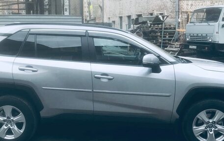 Toyota RAV4, 2021 год, 3 950 000 рублей, 3 фотография