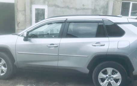 Toyota RAV4, 2021 год, 3 950 000 рублей, 6 фотография