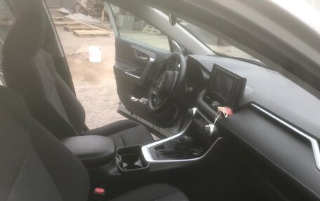 Toyota RAV4, 2021 год, 3 950 000 рублей, 12 фотография