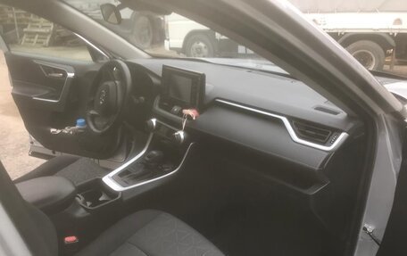 Toyota RAV4, 2021 год, 3 950 000 рублей, 11 фотография