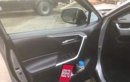 Toyota RAV4, 2021 год, 3 950 000 рублей, 7 фотография