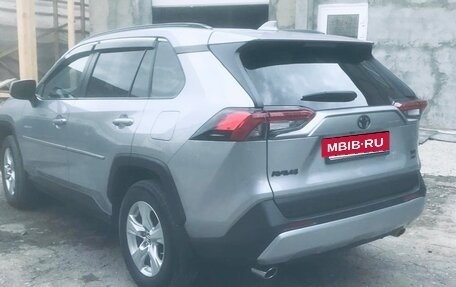 Toyota RAV4, 2021 год, 3 950 000 рублей, 5 фотография