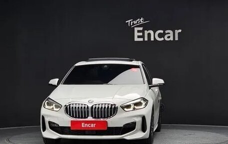 BMW 1 серия, 2022 год, 2 295 066 рублей, 5 фотография