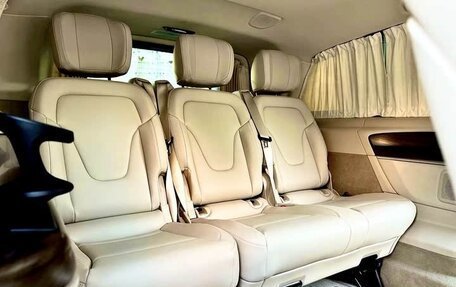 Mercedes-Benz V-Класс, 2022 год, 13 000 000 рублей, 15 фотография