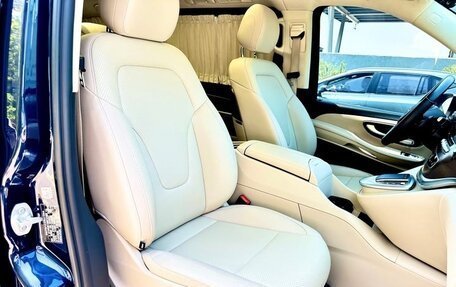 Mercedes-Benz V-Класс, 2022 год, 13 000 000 рублей, 18 фотография