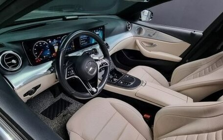 Mercedes-Benz E-Класс, 2021 год, 3 225 000 рублей, 4 фотография