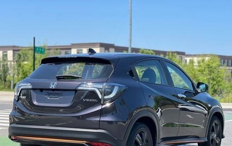 Honda Vezel, 2021 год, 1 600 000 рублей, 6 фотография